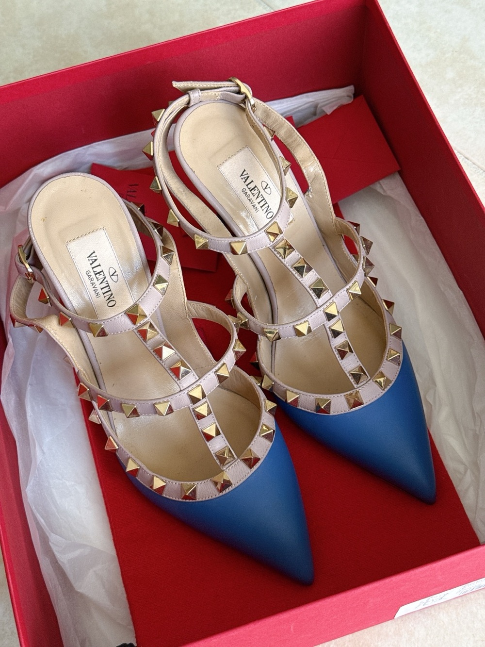 Valentino Garavani Blue Pointed Rockstud T-Strap Pumps 36